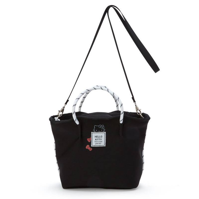 『サンリオ』黒ベースに赤いリボンのワンポイントが可愛いバッグ４種登場！型くずれしにくい上に軽量のネオプレン素材