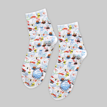 『サンリオ』x「靴下屋」コラボソックスが販売決定！クールなストリートライク&キャラがお寿司になったキュートなデザイン