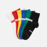 「『サンリオ』x「靴下屋」コラボソックスが販売決定！クールなストリートライク&キャラがお寿司になったキュートなデザイン」の画像3