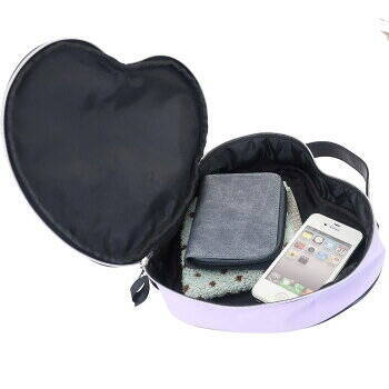 『サンリオ』シナモロール&クロミのコスメポーチが登場！レースアップやリボンが可愛い全6種