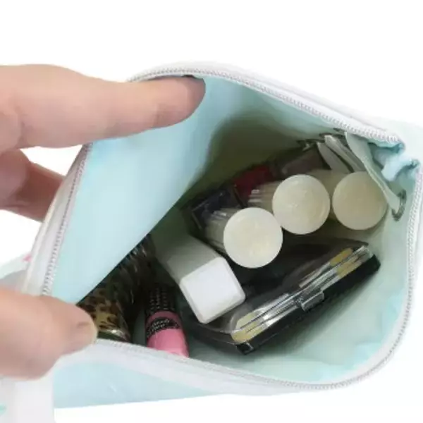 「『サンリオ』シナモロール&クロミのコスメポーチが登場！レースアップやリボンが可愛い全6種」の画像