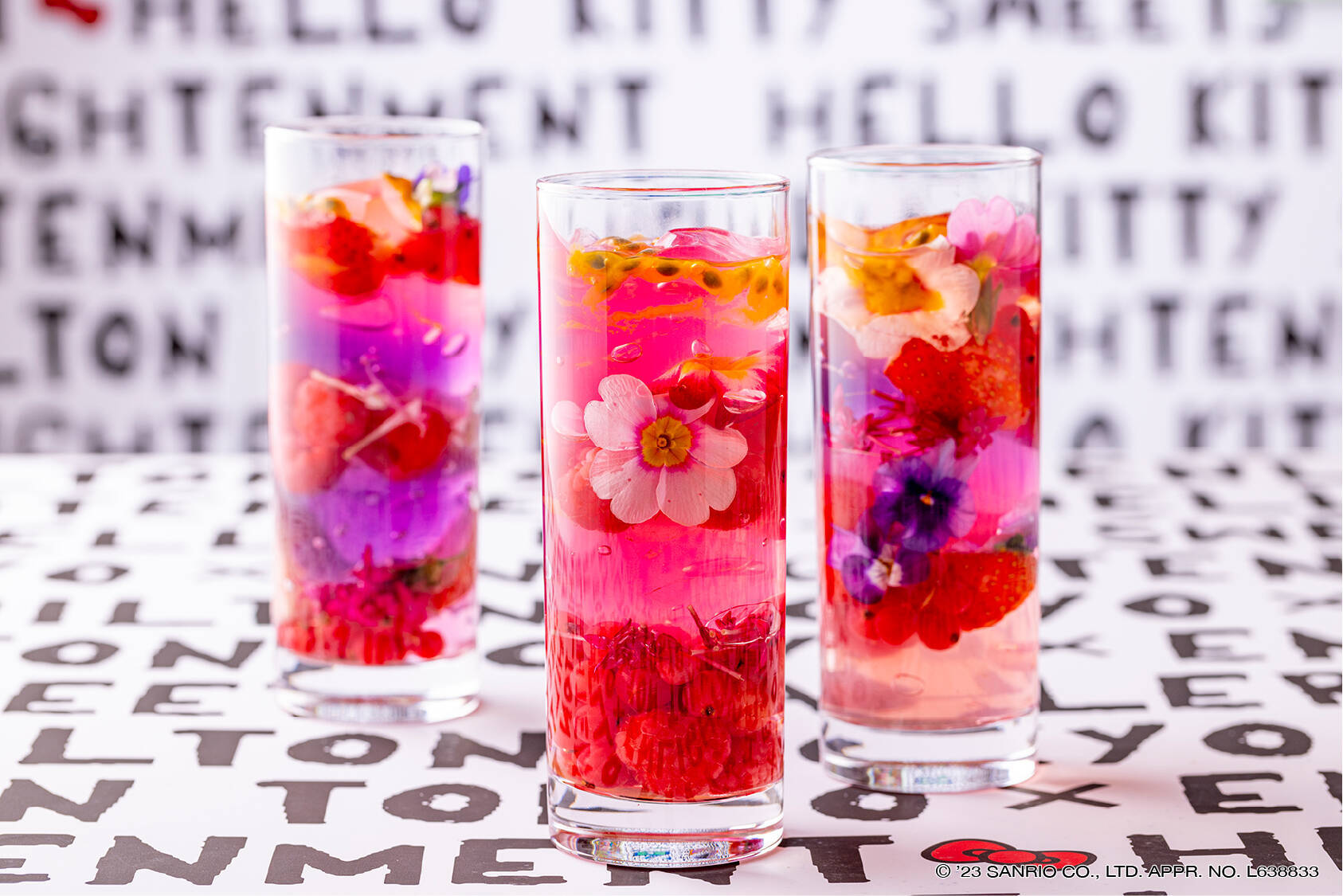 「ハローキティ」ヒルトン東京でスイーツビュッフェ開催！アートが飾られるギャラリー風空間が魅力