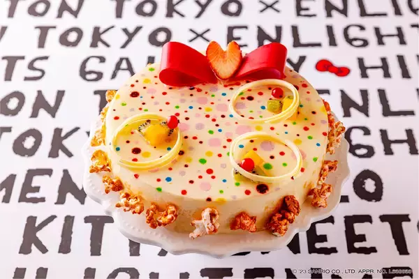 「「ハローキティ」ヒルトン東京でスイーツビュッフェ開催！アートが飾られるギャラリー風空間が魅力」の画像