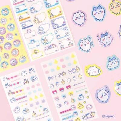 ダイソーに「ちいかわ」限定グッズが新登場！巾着・缶バッジ・ステッカーなど豊富なラインナップ