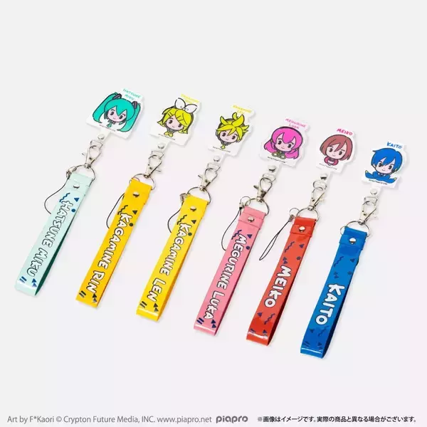 「「ピアプロキャラクターズ×OZaKKa」推し活グッズがニコニコ超会議2026に登場！エナメルポーチ・痛バッグなど新作がずらり」の画像