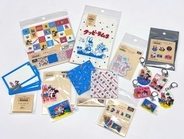 「クッピーラムネ」の駄菓子屋文具がDAISOに登場！レトロ柄のぽち袋やフレークシール、アクリルキーホルダーなど10月下旬より順次発売