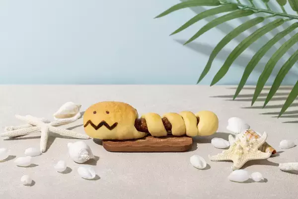 「『映画ちいかわ』セイレーンカレーパンや花かんむり姿のパンが「ちいかわベーカリー」に7月24日登場！」の画像
