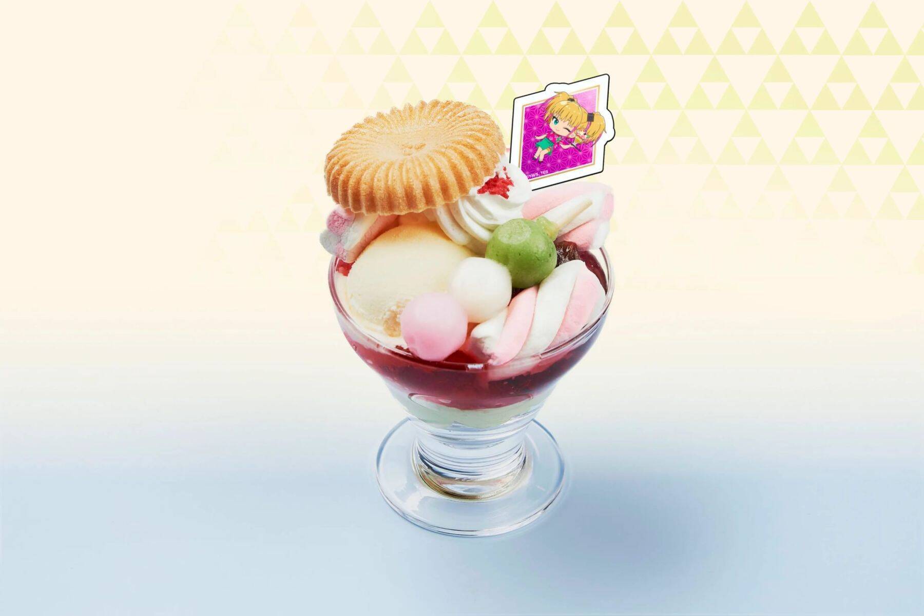 『逃げ上手の若君』×and GALLERYコラボカフェが7月15日開催！給仕姿の時行＆魅摩の婆裟羅パフェが登場