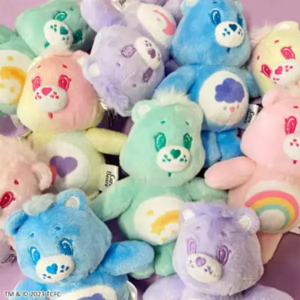 「推しカラーで選べるケアベア™がサンキューマートとコラボ！限定グッズが10月中旬より販売」の画像