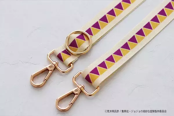 「『ジョジョの奇妙な冒険』雑貨アイテムが5月27日発売！石仮面のチャームポーチ・果し状デザインのプリントハンカチなどが登場」の画像