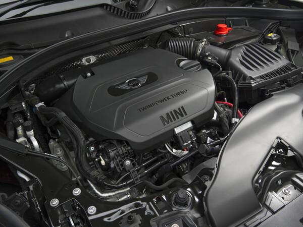 Mini 3ドア Mini 5ドア Mini クラブマンに燃費と加速を両立させたディーゼルエンジンモデルが追加 ニューモデル試乗 16年9月9日 エキサイトニュース