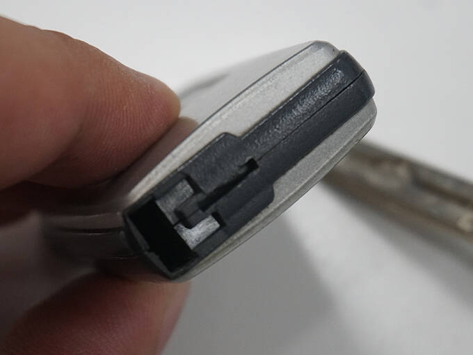 リモコンキーでドアが開かない 電池切れかも そんなときの 電池交換 ドア開錠 エンジン始動 方法 18年4月12日 エキサイトニュース