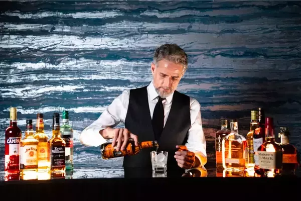 完全会員制でドリンクは全て無料！「OceanBlue BarLounge」オープン