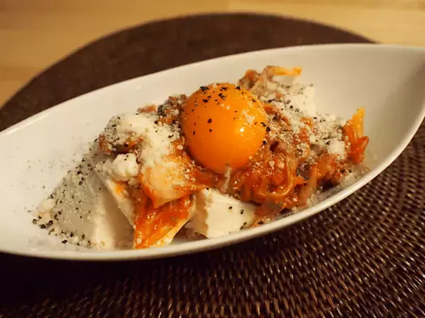 「【レシピ】とろ〜り卵黄が食欲をそそる「濃厚ぶっかけ豆腐」」の画像