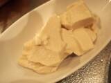 「【レシピ】とろ〜り卵黄が食欲をそそる「濃厚ぶっかけ豆腐」」の画像1