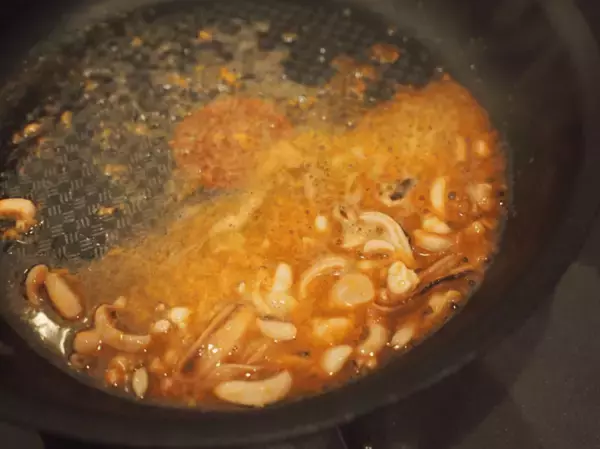 「【レシピ】押し寄せる旨味のソース「焼き厚揚げの塩辛ソースのせ」」の画像