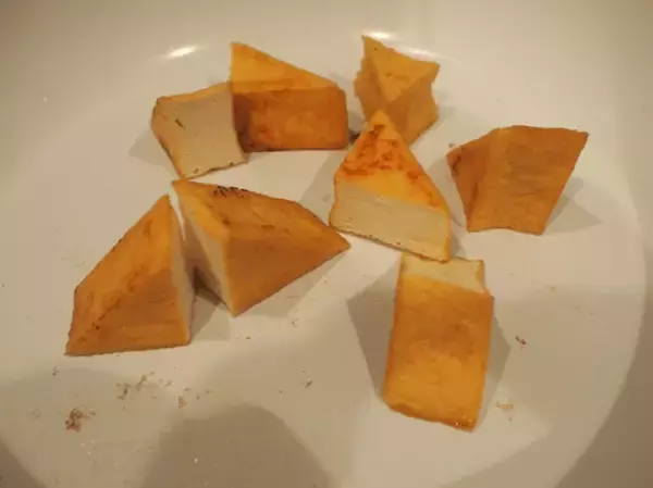 「【レシピ】押し寄せる旨味のソース「焼き厚揚げの塩辛ソースのせ」」の画像