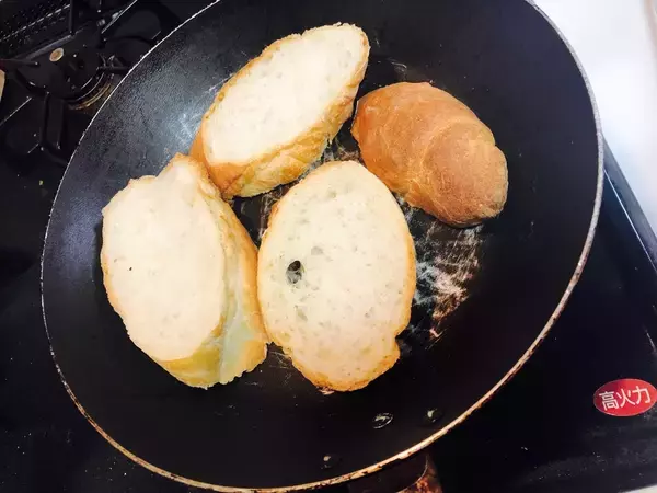 「【レシピ】洋風おつまみを和風にアレンジ！「マグロとアボカドのブルスケッタ」」の画像