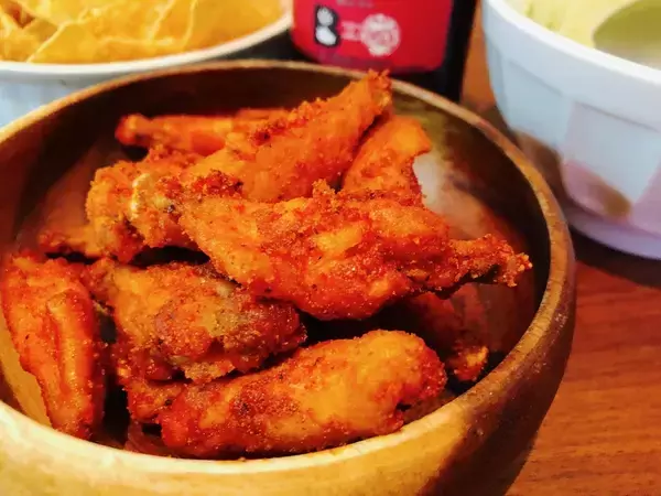 「【レシピ】気分はまるでメキシカンレストラン！「スパイシー鶏スペアリブ」」の画像