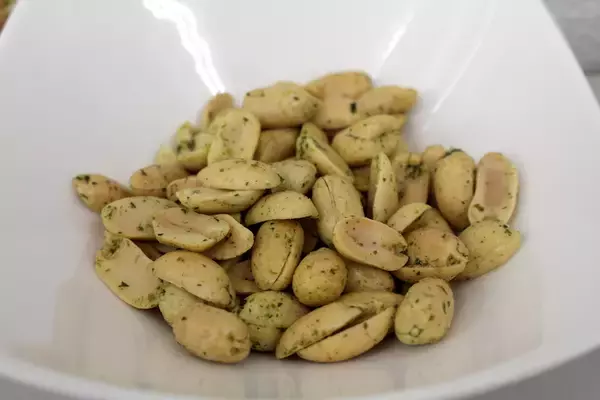 「【レビュー】絶対ビールと一緒に食べて！最強おつまみ「のり塩バタピー」をレビュー」の画像