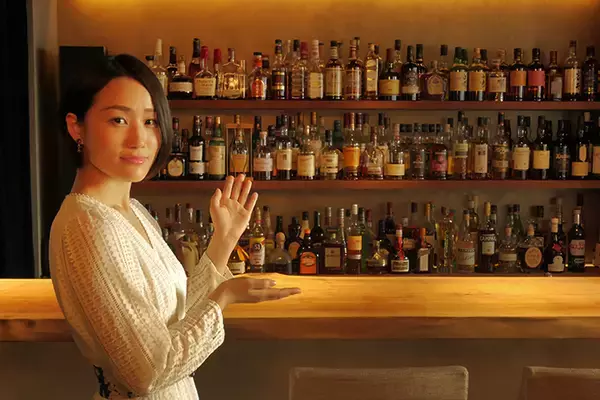 「女優・善知鳥いおが学ぶ！初心者でもわかるウイスキーの基礎をプロバーテンダーに教わってきた」の画像
