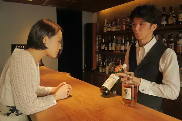 「女優・善知鳥いおが学ぶ！初心者でもわかるウイスキーの基礎をプロバーテンダーに教わってきた」の画像