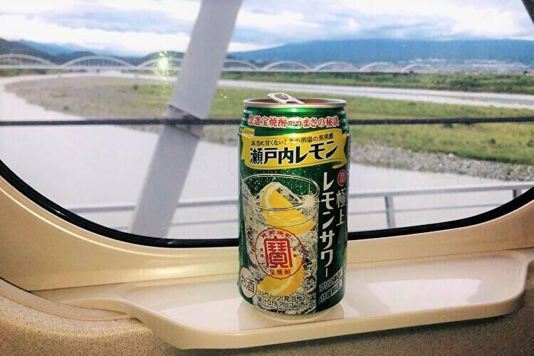 【レビュー】こだわりの"黄金色"レモンサワー！『寶 極上レモンサワー＜黄金マイヤーレモネード＞』をガチレビュー