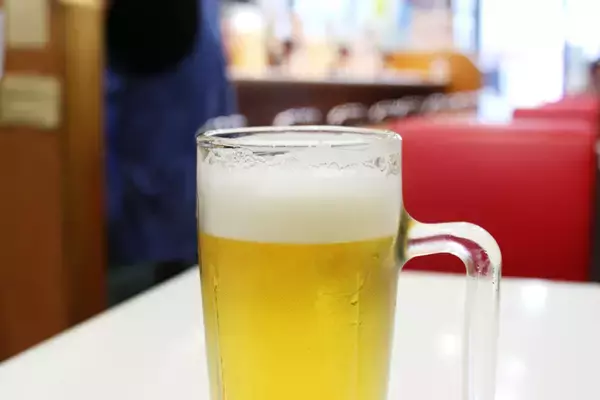 「王将が全部同じだと思ったら大間違い！呑んべえ向けの「餃子の王将 十条店」で1000円の贅沢をしてきた」の画像