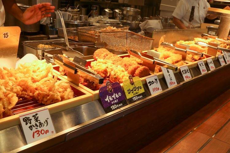 丸亀製麺の「1000円飲み放題」を体験レポ！最高すぎるシステム・メニュー・実施店舗をご紹介