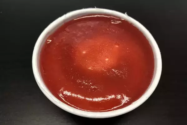 「【レビュー】温かい部屋で食べる最高の贅沢「ハーゲンダッツ　苺とブラウニーのパフェ」をお酒と合わせてみた」の画像