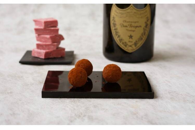 ショコラとお酒のマリアージュ をテーマにした バレンタイン商品 登場 21年1月17日 エキサイトニュース