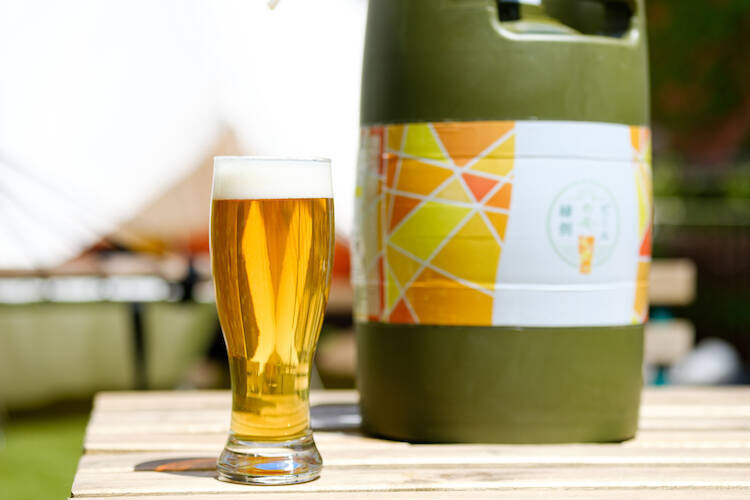 【レビュー】野外で樽のクラフトビールが楽しめる！「ビールの縁側」の魅力を徹底解説