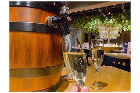 今なら「ESOLA新宿」の「卓上スパークリングワイン」飲み放題がお得！