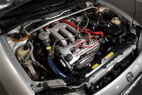 可変共鳴過給システムをチューンナップ エントリー車で唯一v6エンジン搭載 1994年式 マツダ ランティス クーペ タイプx Vol 2 ハチマルレースモデルの超絶技巧 21年1月19日 エキサイトニュース