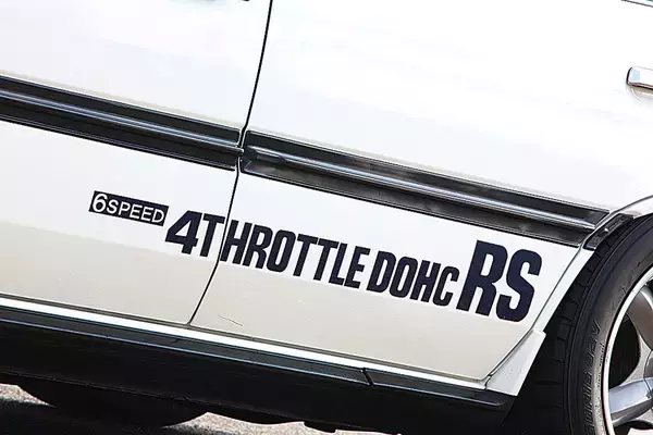 「DR30 スカイライン RS ばかりを３台乗り継いだオーナーが、４台目にフルノーマルの無改造車を選んだ理由とは?　DR30 スカイライン RS　１」の画像