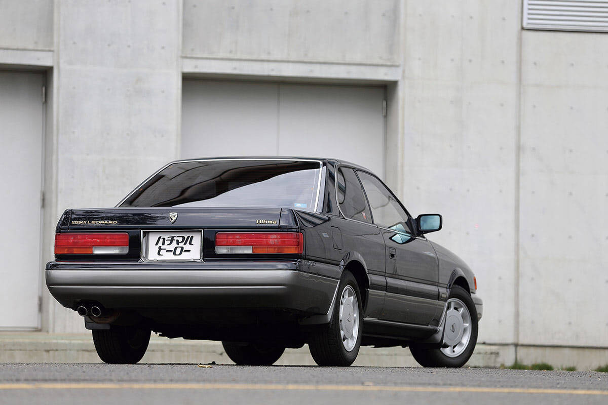 あぶない刑事 に登場し大人気になったボディカラー 後期ダークブルー2トーンともうひとつとは 1991年式 日産 レパード アルティマ V30 ツインカムターボ Vol 2 22年1月16日 エキサイトニュース