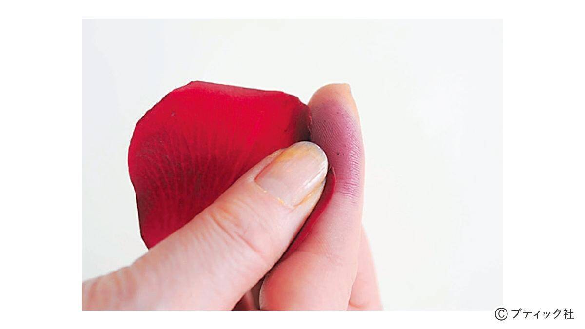 「バラの花びらで染める」やり方を解説