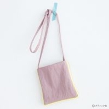 「パイピングを効かせたシンプルなポシェット」の作り方