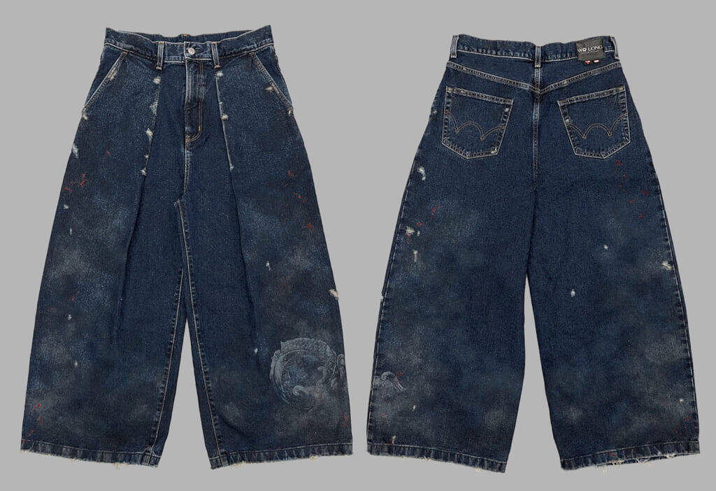 EDWINと三国ソウルライク『Wo Long:Fallen Dynasty』がコラボ。袴型のジーンズなどをラインナップ、特典でゲーム内アイテムと「食鉄獣」のぬいぐるみもついてくる