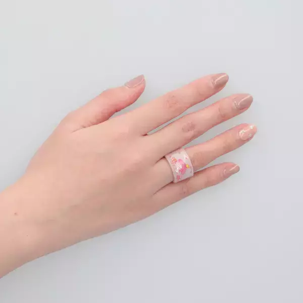 「カプセルトイ「サンリオキャラクターズ ばんそうこうリング」が4月下旬より発売決定。マイメロディ、ハンギョドン、タキシードサム、ポチャッコ、リトルツインスターズの5種類」の画像