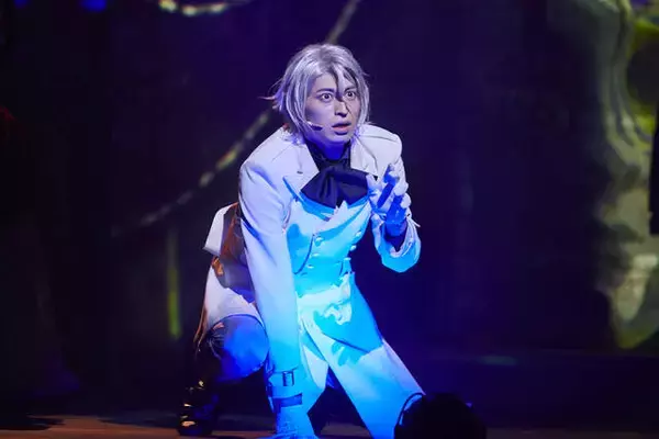 「植田圭輔、高本学が涙の熱演！舞台『ヴァニタスの手記』舞台写真が公開！」の画像