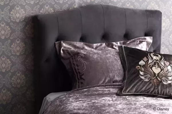 「ディズニーヴィランズがコンセプトのアイテムがFrancfrancにて発売決定！第1弾は「アースラ」「クルエラ」とスペシャルなエンブレムデザインが登場」の画像