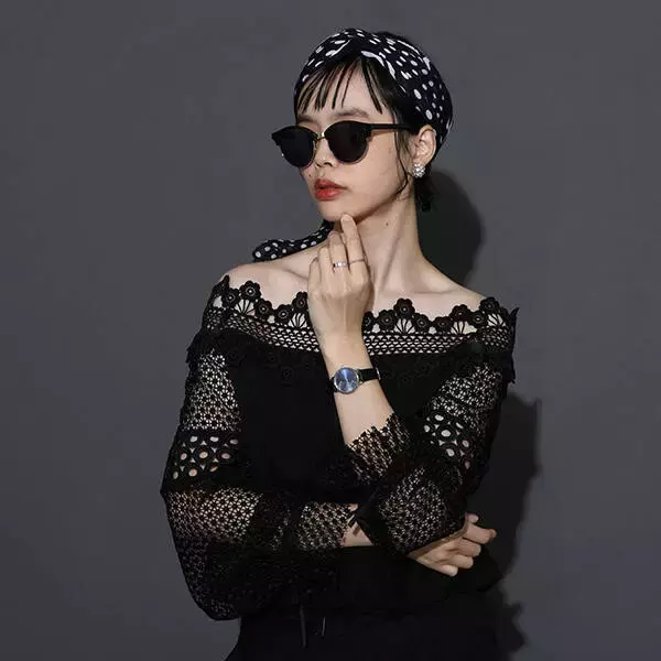 「『来世は他人がいい』深山霧島と鳥葦翔真の腕時計＆バッグが発売。購入ごとに描き下ろしアクスタをプレゼント」の画像