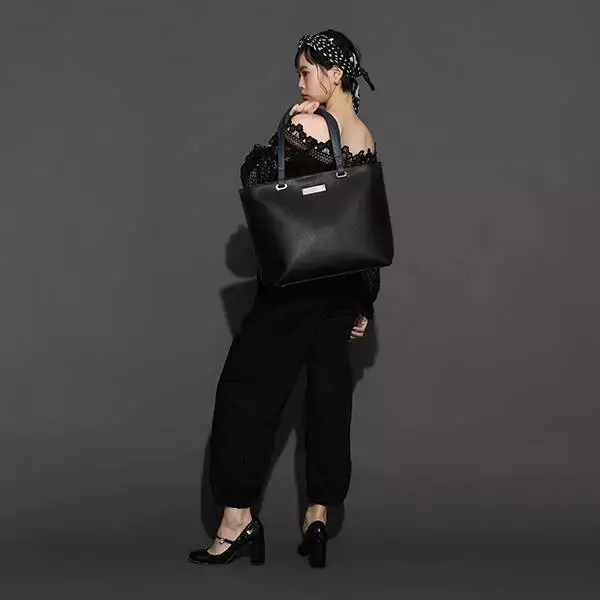 「『来世は他人がいい』深山霧島と鳥葦翔真の腕時計＆バッグが発売。購入ごとに描き下ろしアクスタをプレゼント」の画像