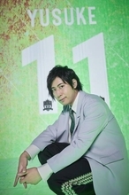 声優・白井悠介のデビュー11周年記念アルバムのジャケット、新アー写が公開。代永翼、西山宏太朗、伊東健人をゲストに迎えたショートストーリーも収録