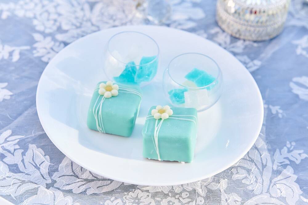 『サムシングブルー』をテーマにしたアフタヌーンティーが登場！涼しげな青色＆ティアラやリボンなどの結婚式モチーフが可愛すぎる