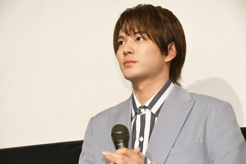 映画『タクミくんシリーズ』初日舞台挨拶のオフィシャルレポート到着！森下紫温、加藤大悟、横井健司監督が登壇。仲睦まじい2ショットも