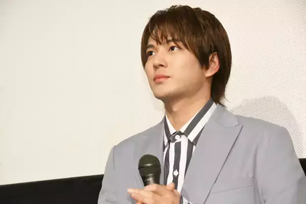 「映画『タクミくんシリーズ』初日舞台挨拶のオフィシャルレポート到着！森下紫温、加藤大悟、横井健司監督が登壇。仲睦まじい2ショットも」の画像