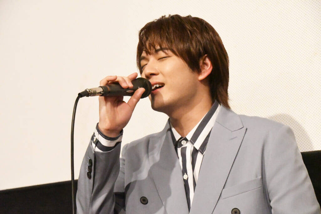 映画『タクミくんシリーズ』初日舞台挨拶のオフィシャルレポート到着！森下紫温、加藤大悟、横井健司監督が登壇。仲睦まじい2ショットも