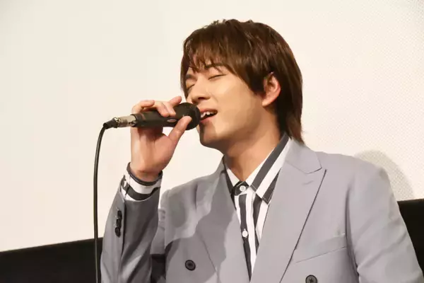 「映画『タクミくんシリーズ』初日舞台挨拶のオフィシャルレポート到着！森下紫温、加藤大悟、横井健司監督が登壇。仲睦まじい2ショットも」の画像